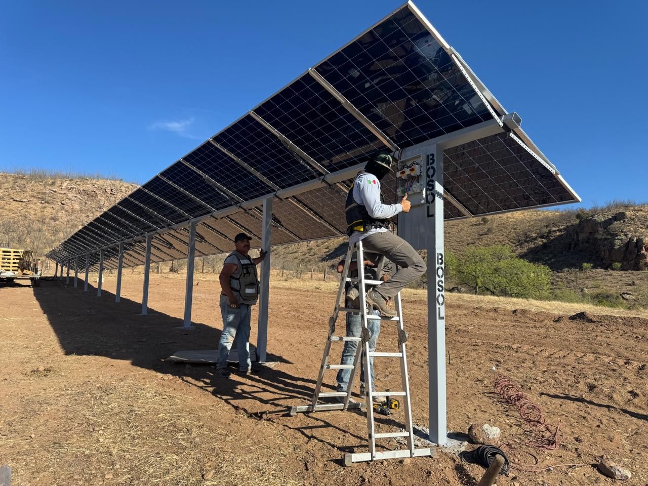 Instalación de estructura solar BOSOL en Chihuahua